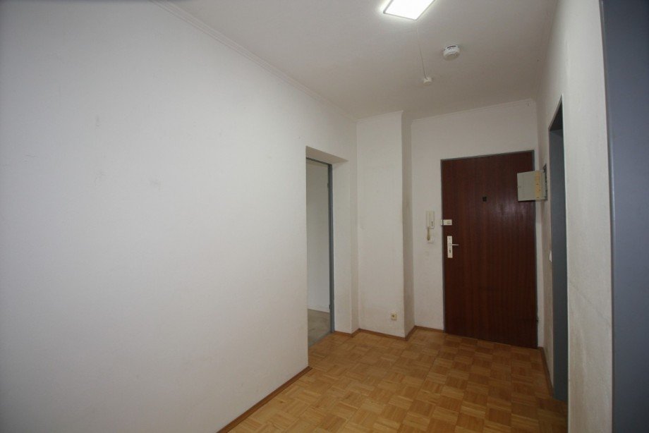 Flur1 Etagenwohnung Steinbach (Taunus)